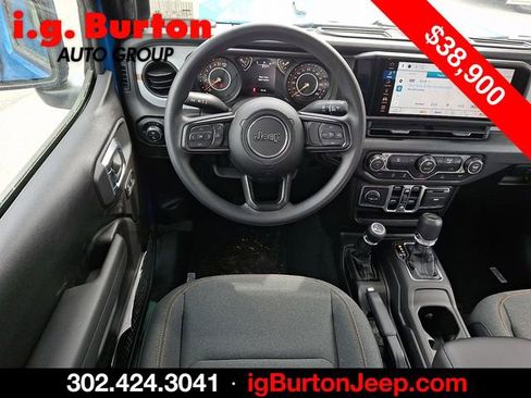 New 2026 Jeep Gladiator Sport AWD/4WD image 6