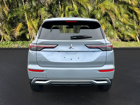 New 2026 Mitsubishi Outlander SE image 4