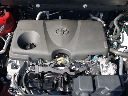 Used 2025 Toyota RAV4 XLE Premium image 27