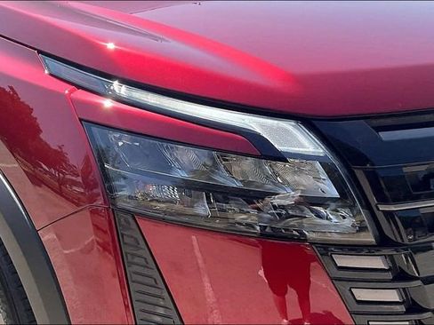 Certified 2026 Nissan Pathfinder SV AWD/4WD image 27
