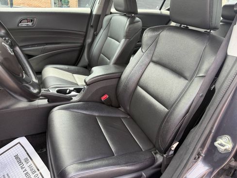 Used 2017 Acura ILX FWD image 10