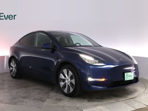 Used 2021 Tesla Model Y Long Range AWD/4WD image 13