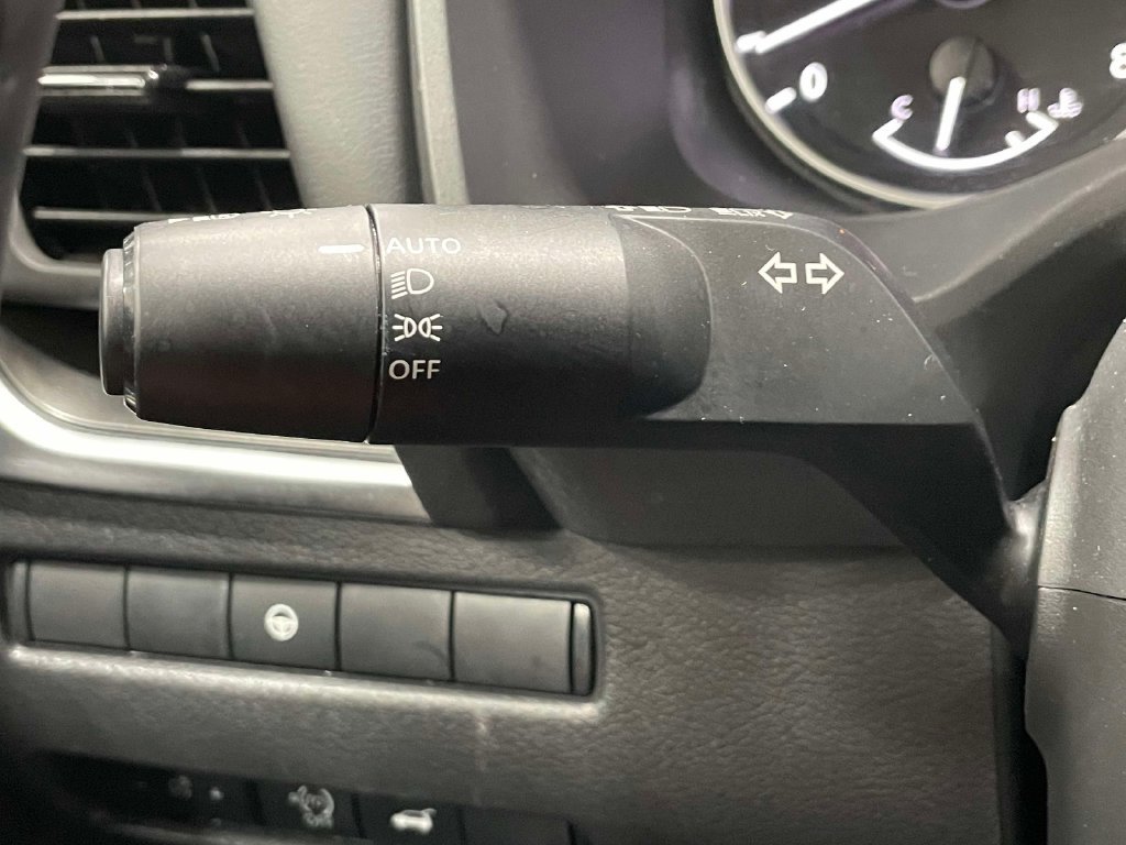 Used 2026 Nissan Rogue Dark Armor FWD image 29
