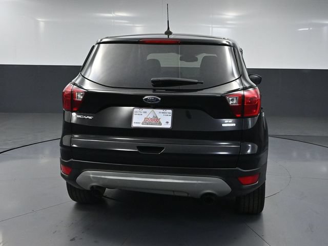 Used 2019 Ford Escape SE FWD image 4