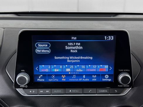 Used 2025 Nissan Sentra SV FWD image 21