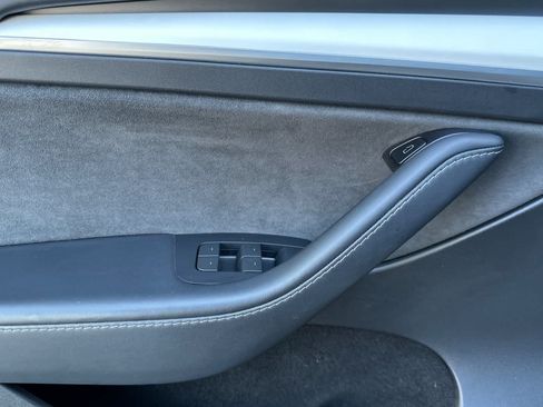 Used 2024 Tesla Model Y Long Range AWD/4WD image 12