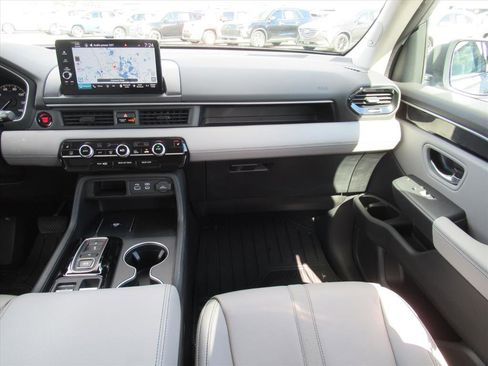 Used 2023 Honda Pilot Touring image 15