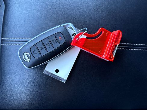 Used 2023 Nissan Pathfinder SL w/ SL Premium Package image 29