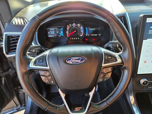 Certified 2022 Ford Edge ST image 17