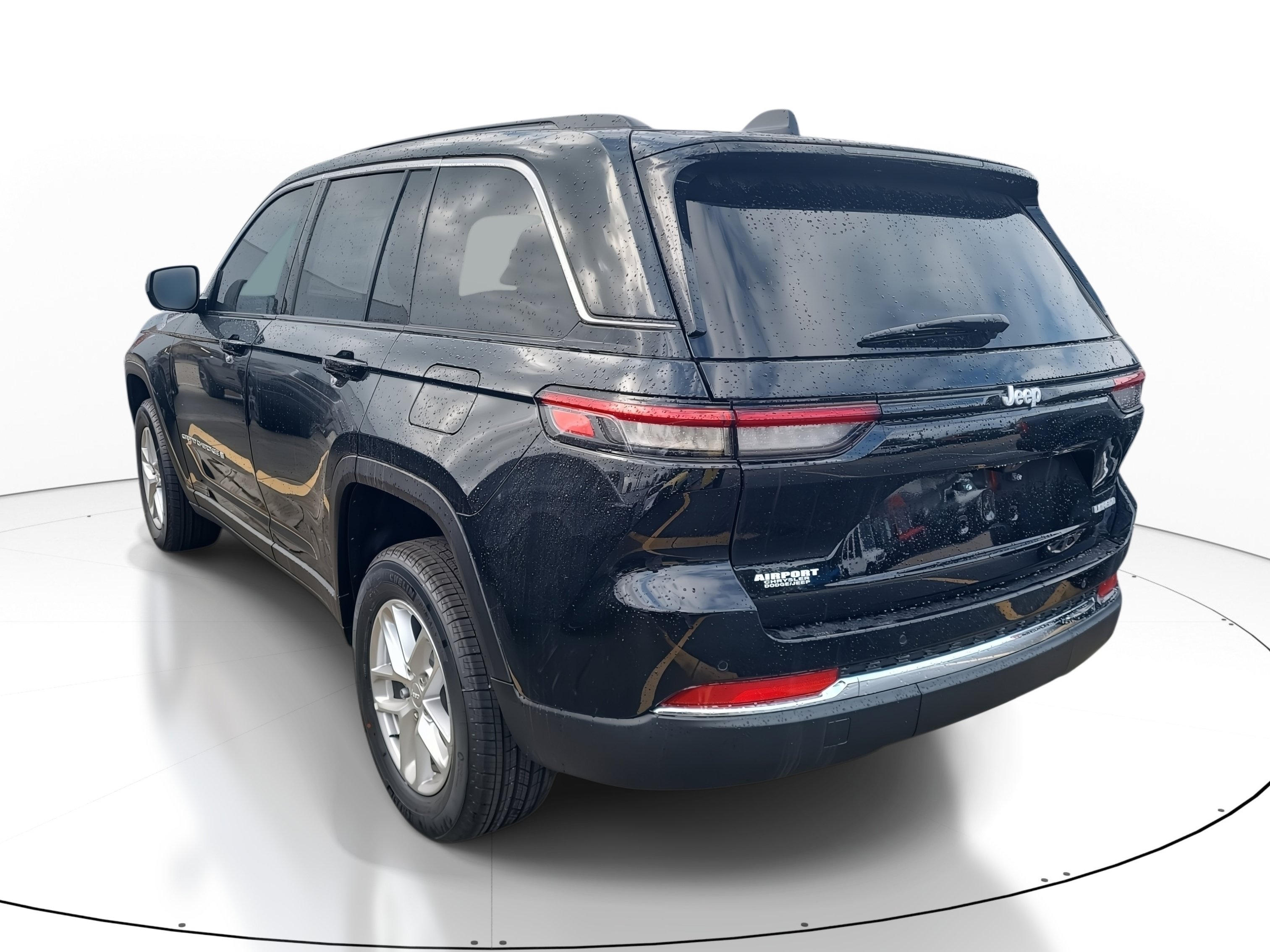Used 2025 Jeep Grand Cherokee Laredo X w/ Luxury Tech Group I RWD image 7