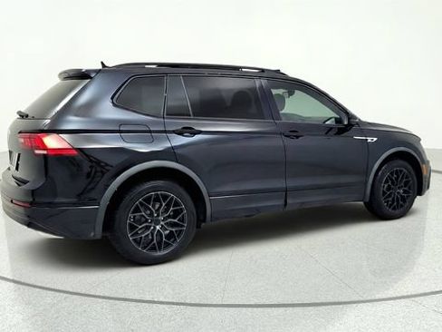 Used 2020 Volkswagen Tiguan SE R-Line FWD image 9