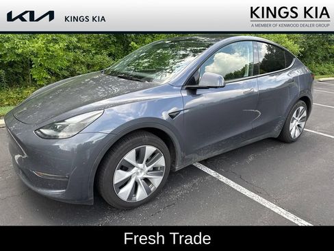Used 2023 Tesla Model Y Long Range AWD/4WD image 1