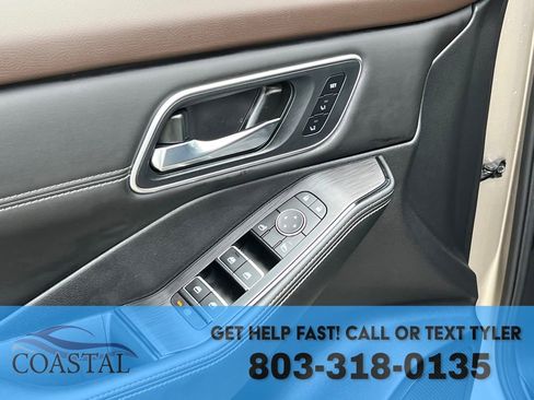 Used 2022 Nissan Rogue Platinum w/ Head-Up Display Package image 7