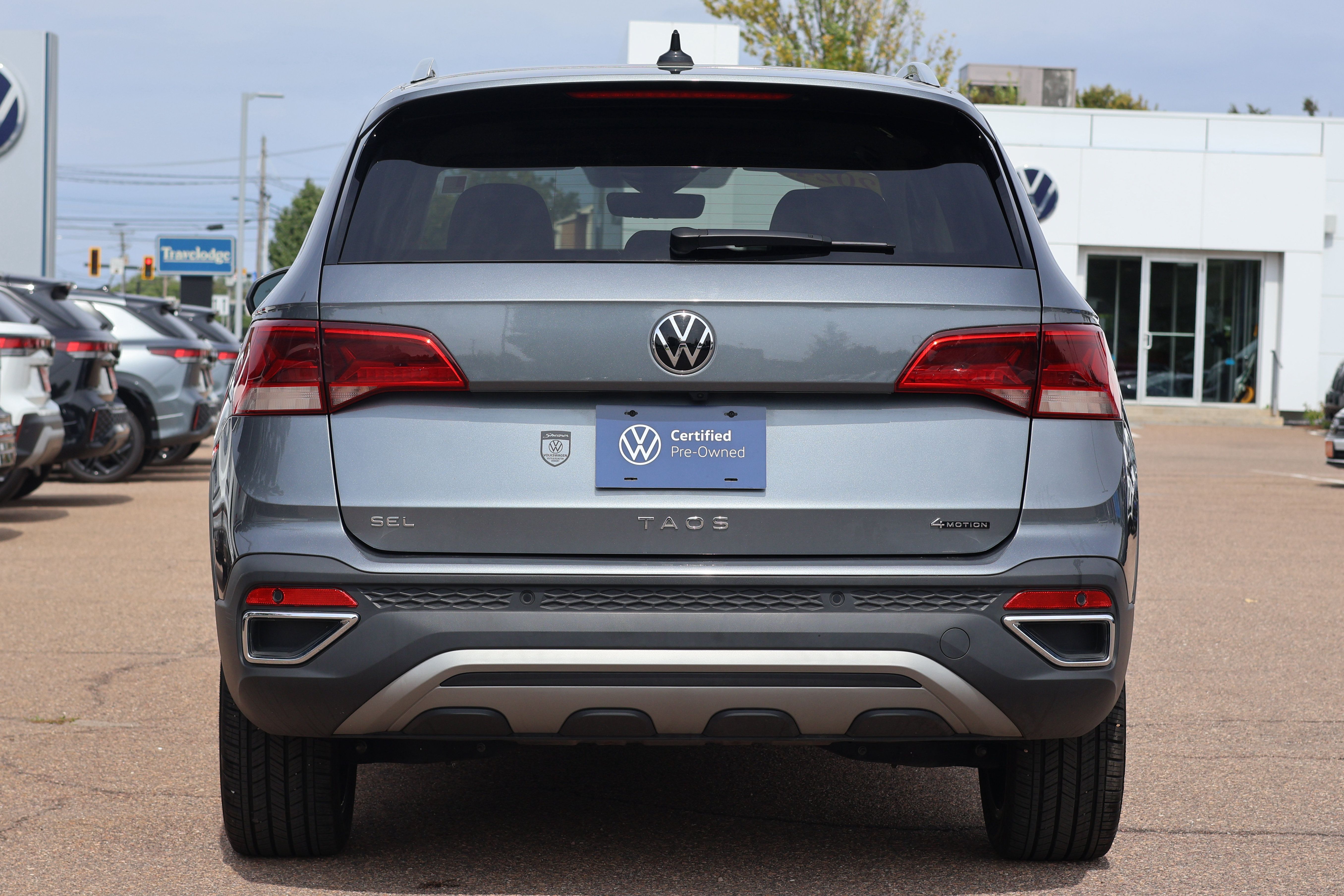 Certified 2024 Volkswagen Taos SEL AWD/4WD image 5