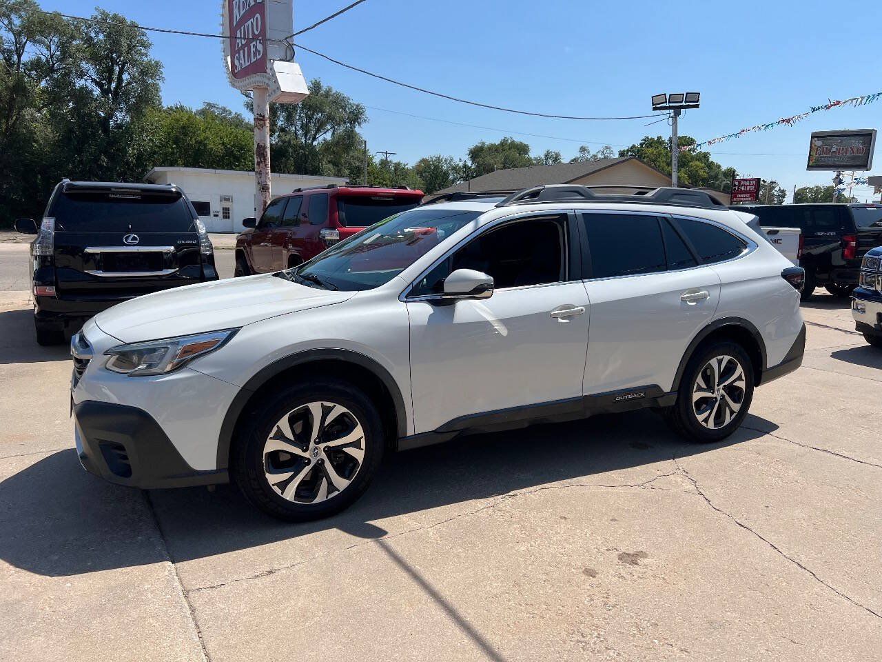 Used 2020 Subaru Outback Limited AWD/4WD image 2