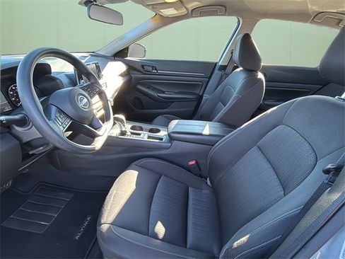 Used 2024 Nissan Altima 2.5 S image 17