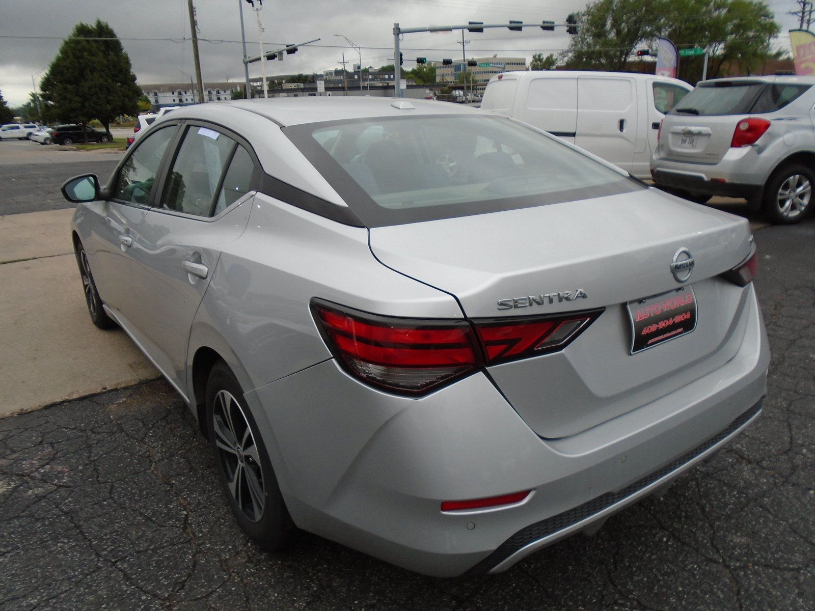 Used 2022 Nissan Sentra SV FWD image 4