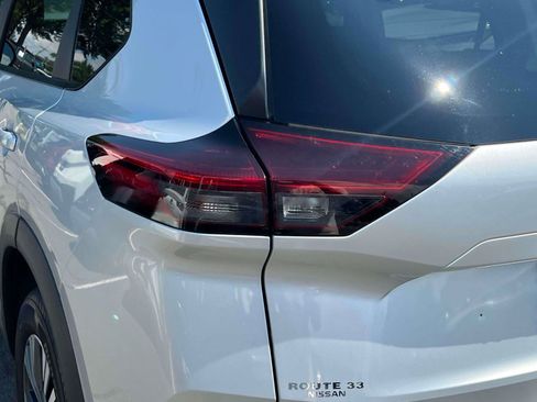 Used 2023 Nissan Rogue SV w/ SV Premium B Package AWD/4WD image 9