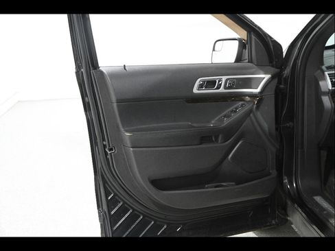 Used 2013 Ford Explorer Limited image 4