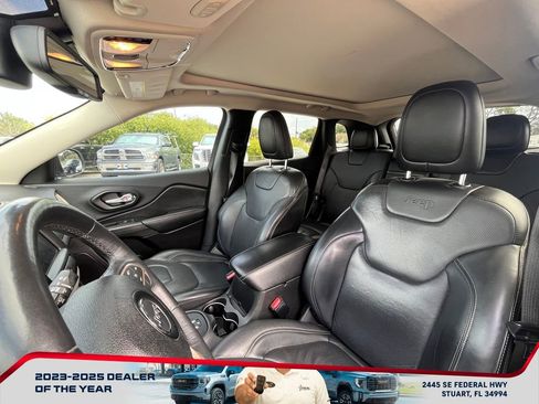 Used 2016 Jeep Cherokee Limited w/ Luxury Group image 10