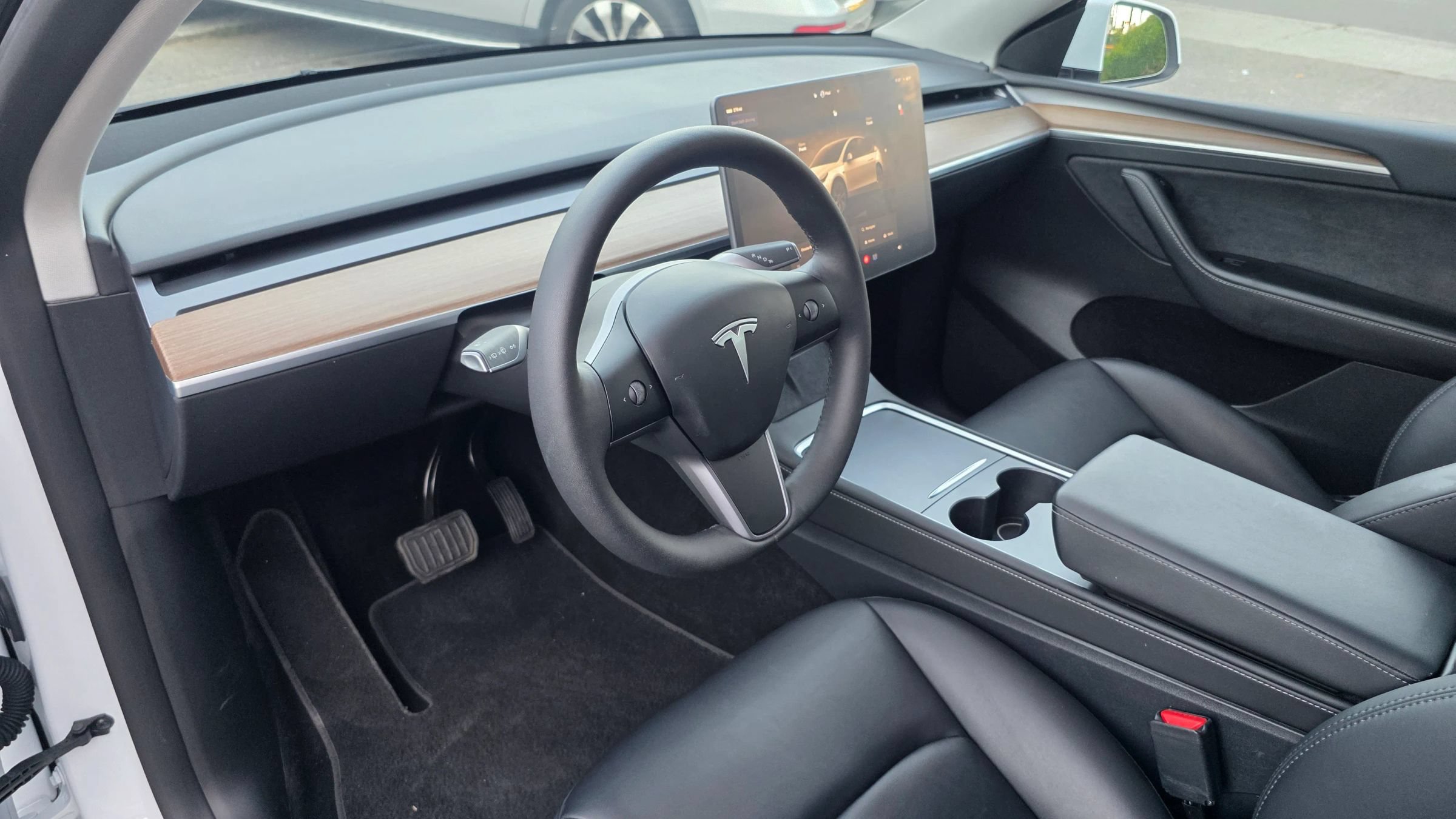 Used 2024 Tesla Model Y Long Range AWD/4WD image 7