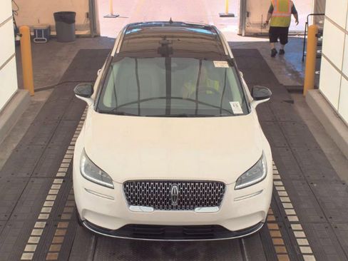 Used 2022 Lincoln Corsair FWD w/ Premium Package image 2