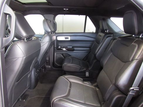 Used 2022 Ford Explorer ST w/ Equipment Group 401A image 15