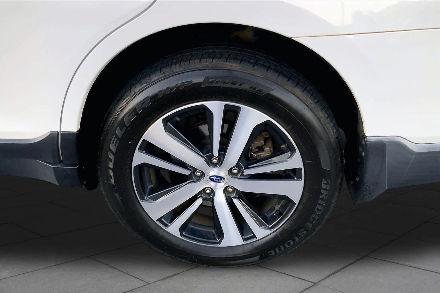 Used 2019 Subaru Outback 3.6R Limited w/ Popular Package #2 AWD/4WD image 10