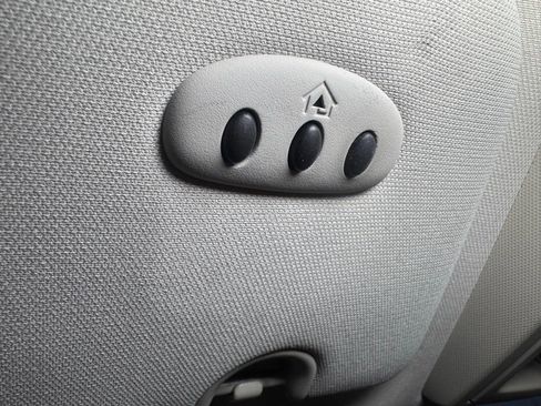 Used 2014 Chrysler Town & Country Touring-L w/ Driver Convenience Group image 34