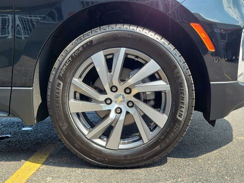 Used 2023 Chevrolet Equinox Premier AWD/4WD image 5