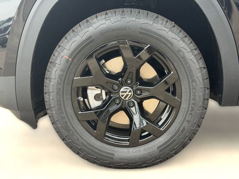 New 2026 Volkswagen Atlas Peak Edition AWD/4WD image 11