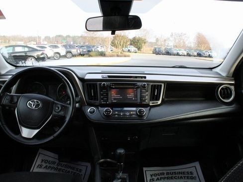 Used 2018 Toyota RAV4 XLE image 13