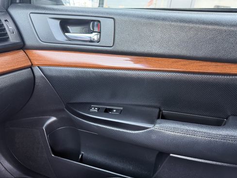 Used 2014 Subaru Outback 2.5i Limited w/ Moonroof Package image 26