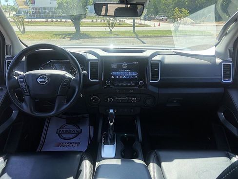 Certified 2024 Nissan Frontier SL w/ Technology Package AWD/4WD image 16