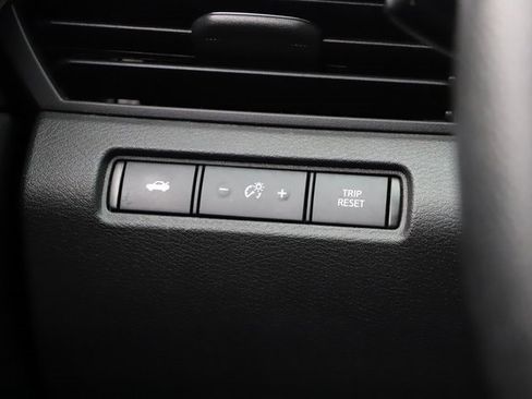 Used 2024 Nissan Altima 2.5 SV image 33