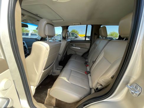 Used 2010 Jeep Liberty Limited w/ Tire & Wheel Group image 19