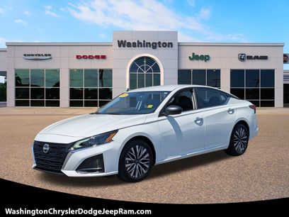 Used 2025 Nissan Altima 2.5 SV