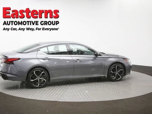 Used 2023 Nissan Altima 2.5 SR FWD image 42