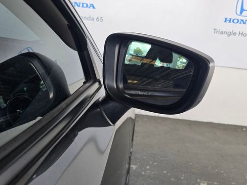 Used 2019 Toyota Yaris L FWD image 15