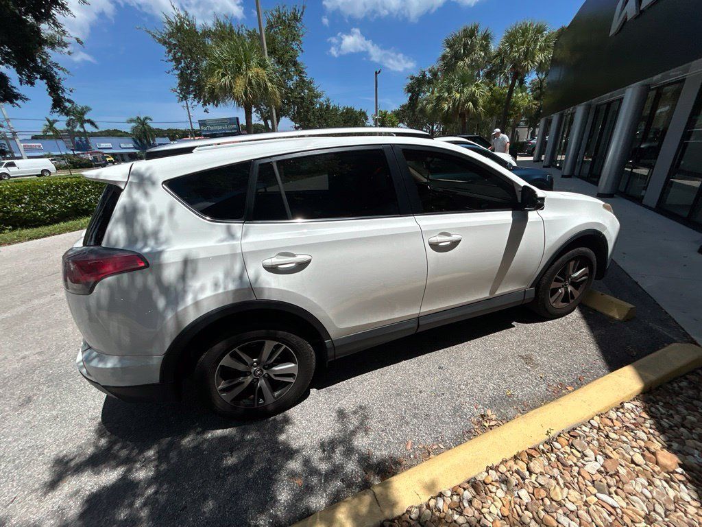 Used 2016 Toyota RAV4 XLE FWD image 3