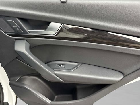 Used 2018 Audi Q5 2.0T Premium Plus w/ Premium Plus Package image 20