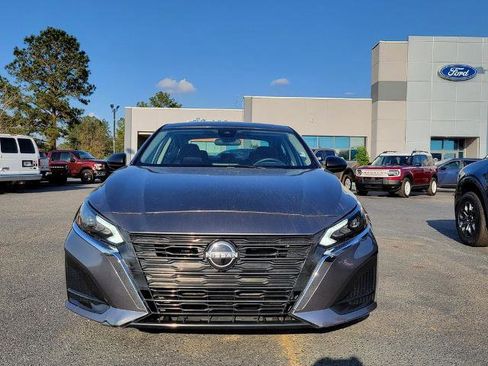 Used 2024 Nissan Altima 2.5 SV image 9