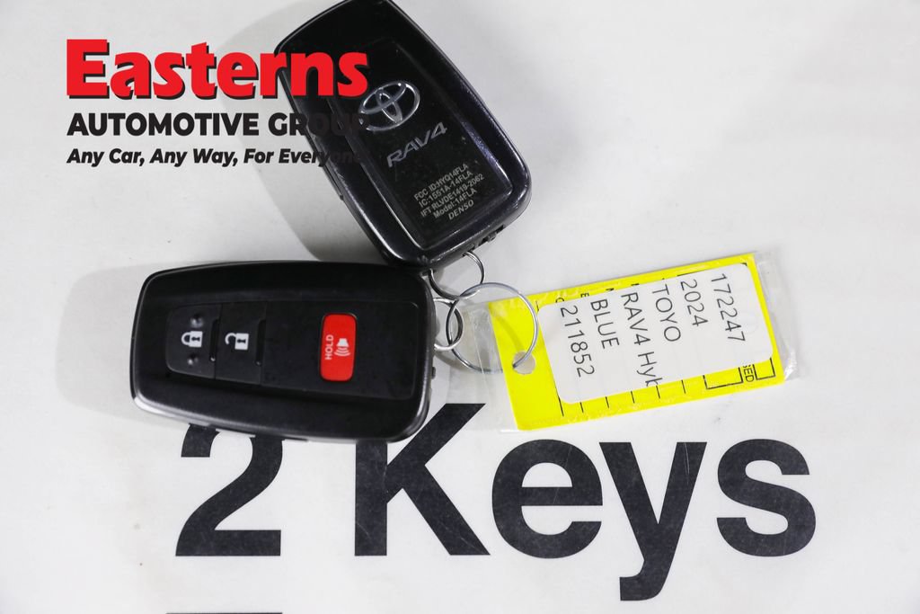 Used 2024 Toyota RAV4 XLE AWD/4WD image 25