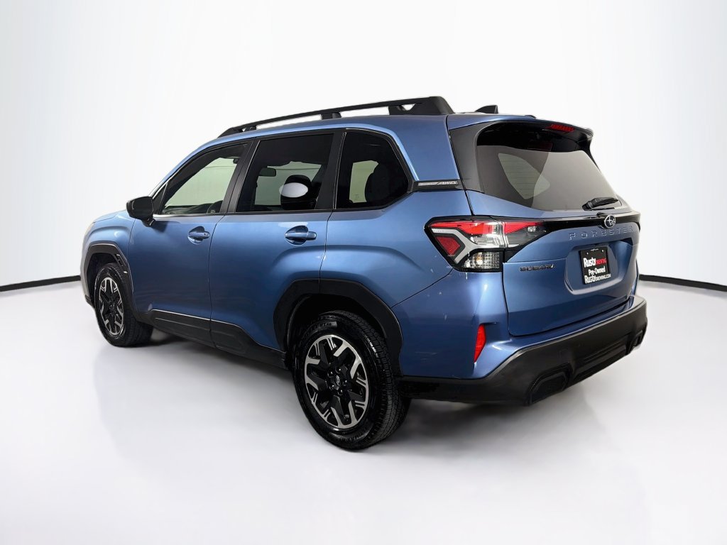 Used 2025 Subaru Forester Premium AWD/4WD image 5