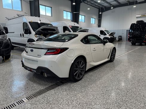 Used 2024 Subaru BRZ Limited RWD image 4