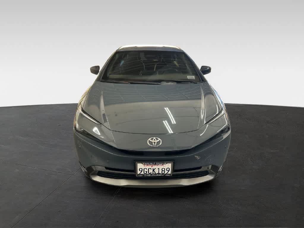 Used 2023 Toyota Prius XLE FWD image 7