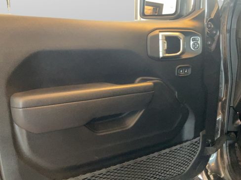 Used 2022 Jeep Gladiator Sport AWD/4WD image 24