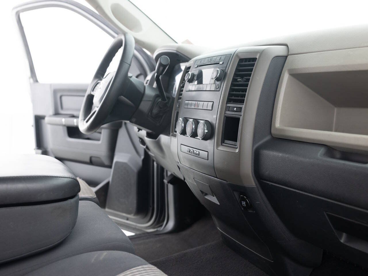 Used 2012 RAM 1500 Express RWD image 31