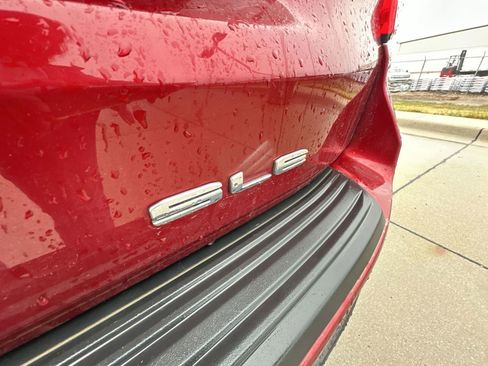 Used 2023 GMC Yukon XL SLE image 32