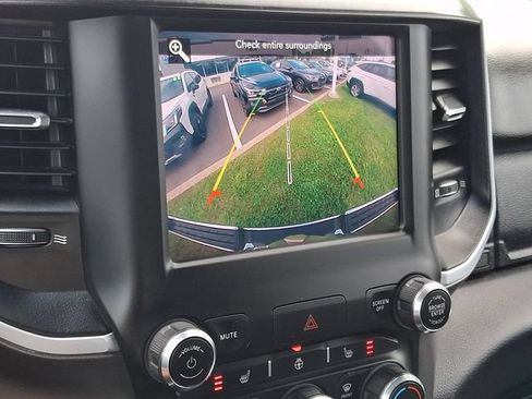 Used 2020 RAM 1500 Big Horn AWD/4WD image 17